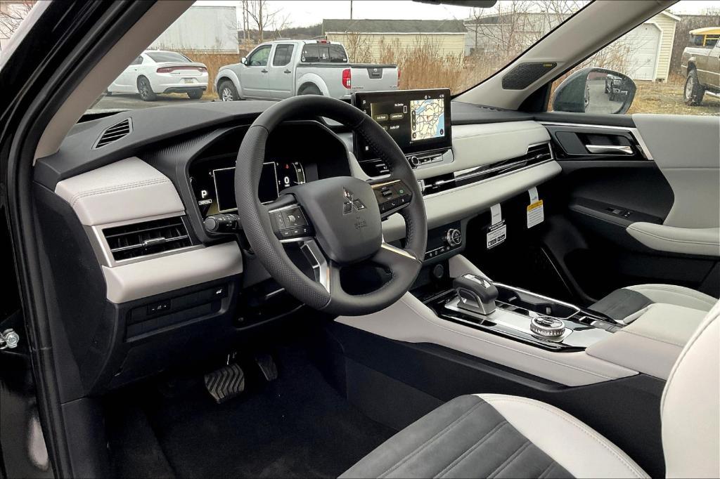 new 2025 Mitsubishi Outlander car, priced at $41,260