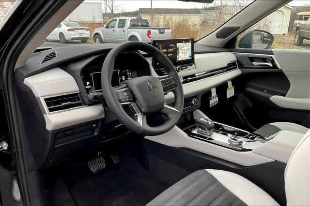 new 2025 Mitsubishi Outlander car, priced at $41,260