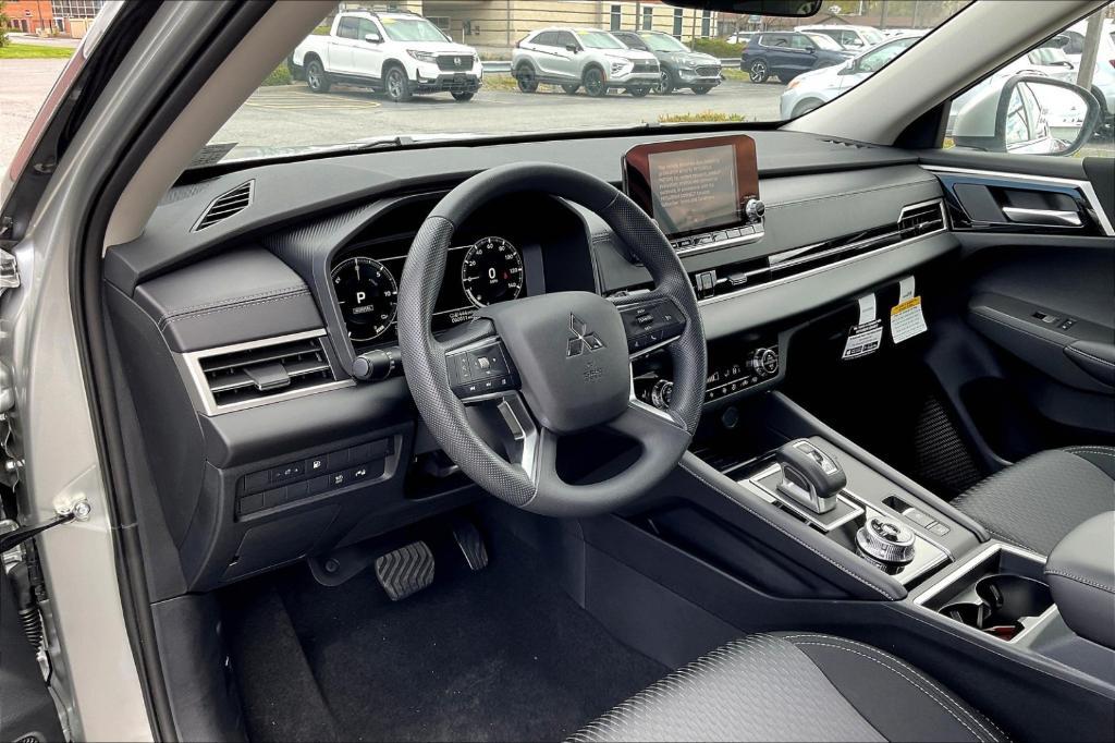 new 2025 Mitsubishi Outlander car, priced at $43,180