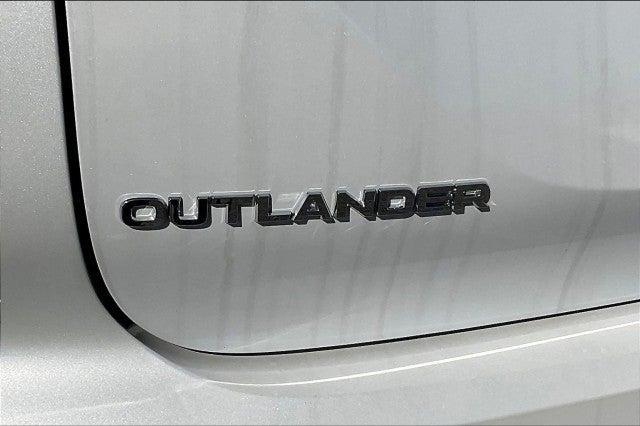 new 2024 Mitsubishi Outlander car, priced at $43,265