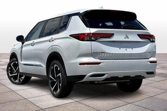 new 2024 Mitsubishi Outlander car, priced at $37,255