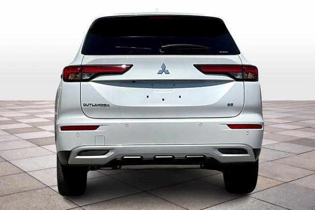 new 2024 Mitsubishi Outlander car, priced at $36,615