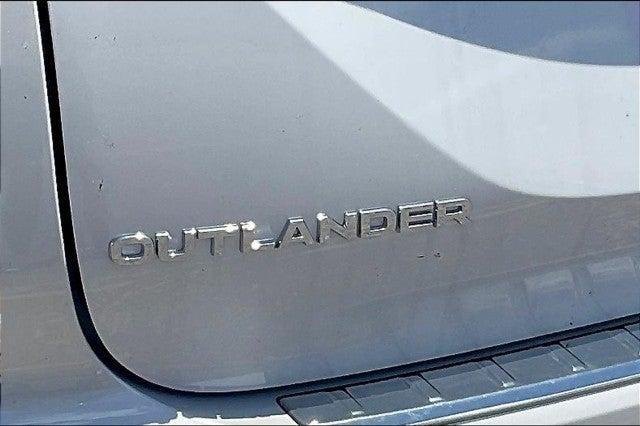 new 2024 Mitsubishi Outlander car, priced at $36,015