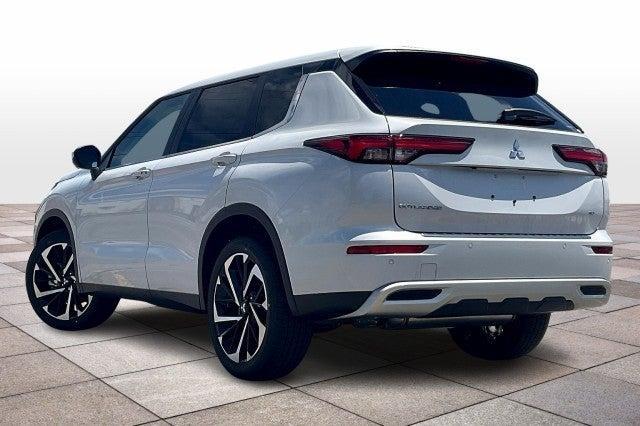 new 2024 Mitsubishi Outlander car, priced at $36,015