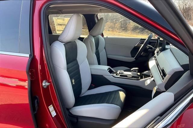 new 2025 Mitsubishi Outlander car, priced at $40,565