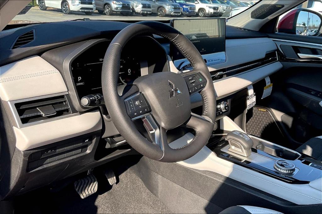 new 2025 Mitsubishi Outlander car, priced at $40,565