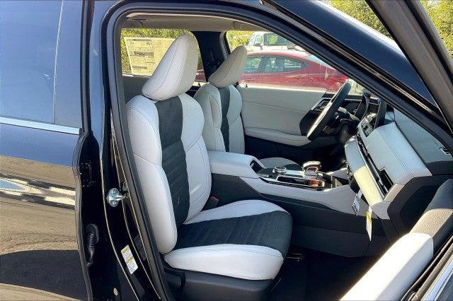 new 2025 Mitsubishi Outlander car, priced at $42,900
