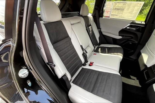 new 2025 Mitsubishi Outlander car, priced at $38,200