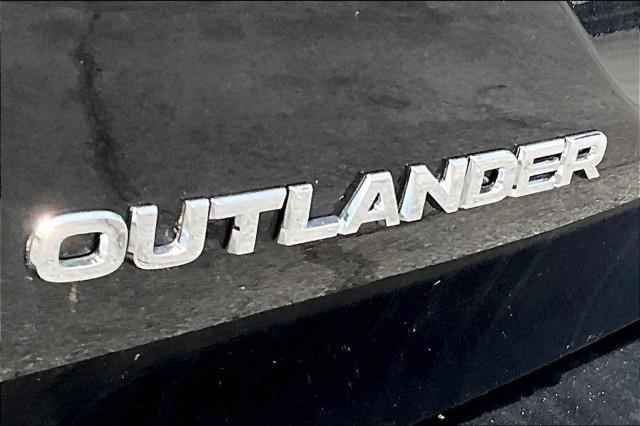 new 2025 Mitsubishi Outlander car, priced at $38,200