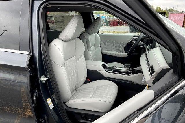 new 2025 Mitsubishi Outlander car, priced at $42,950