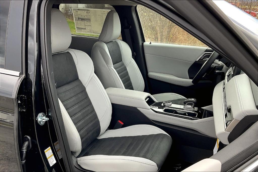 new 2025 Mitsubishi Outlander car, priced at $38,285