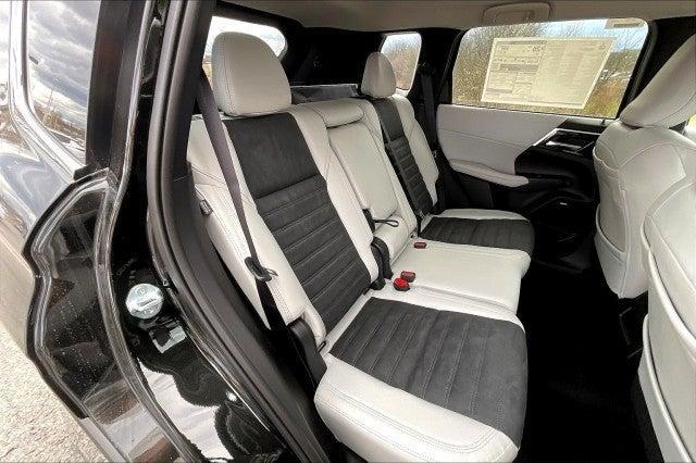 new 2025 Mitsubishi Outlander car, priced at $38,285