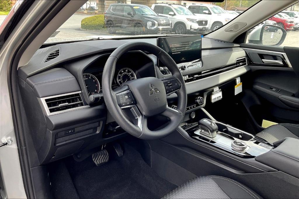 new 2025 Mitsubishi Outlander car, priced at $32,183