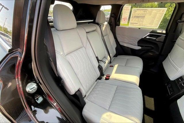 new 2025 Mitsubishi Outlander car, priced at $46,055