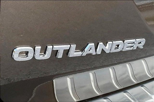 new 2024 Mitsubishi Outlander car, priced at $42,560