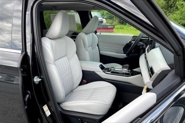 new 2025 Mitsubishi Outlander car, priced at $46,055