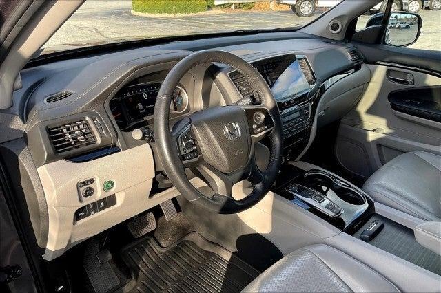 used 2022 Honda Pilot car, priced at $32,998