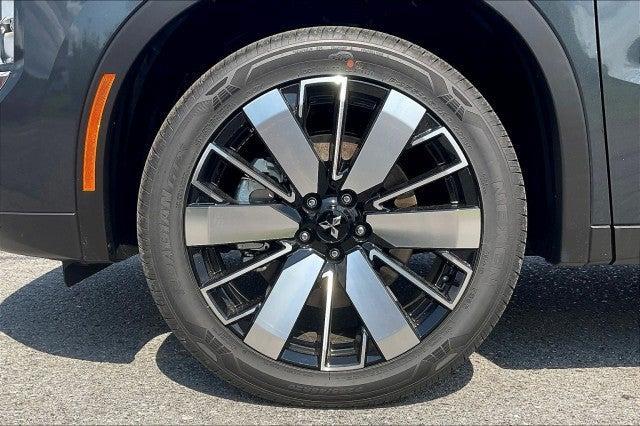 new 2025 Mitsubishi Outlander car, priced at $41,714