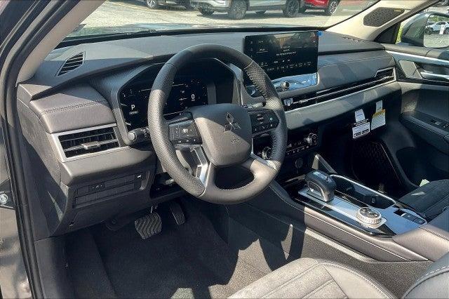 new 2025 Mitsubishi Outlander car, priced at $41,714