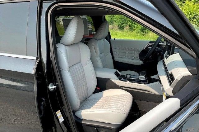 new 2025 Mitsubishi Outlander car, priced at $46,055