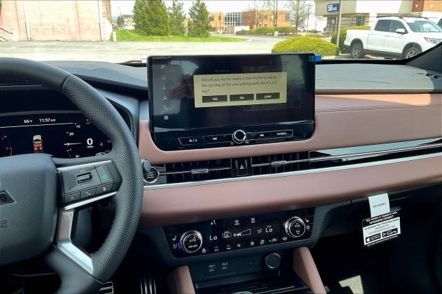 new 2025 Mitsubishi Outlander car, priced at $46,010