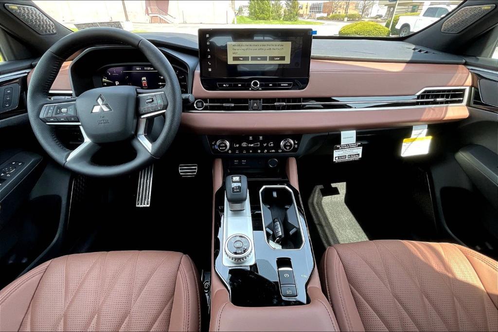 new 2025 Mitsubishi Outlander car, priced at $46,010