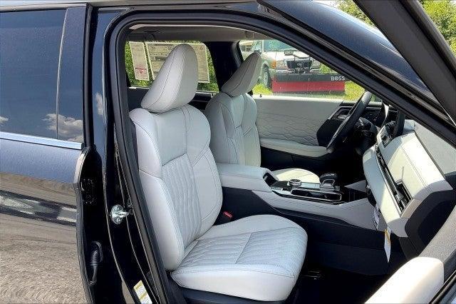 new 2025 Mitsubishi Outlander car, priced at $45,155