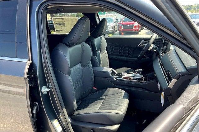 new 2025 Mitsubishi Outlander car, priced at $43,710