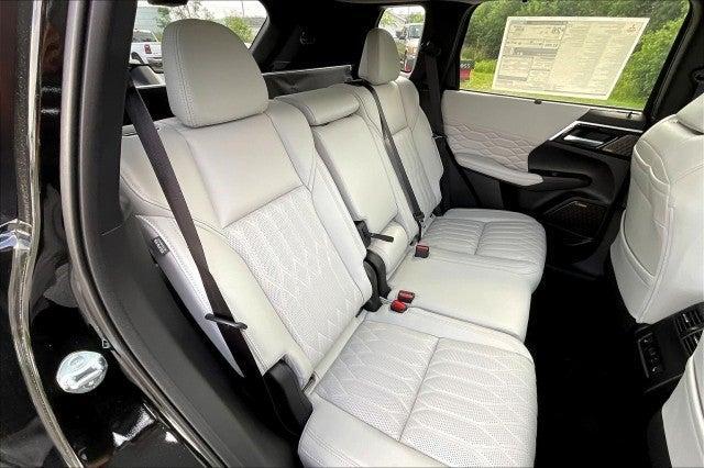 new 2025 Mitsubishi Outlander car, priced at $45,155