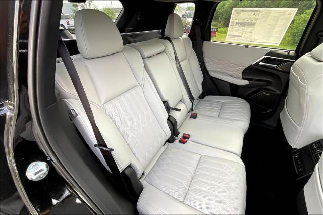 new 2025 Mitsubishi Outlander car, priced at $45,155