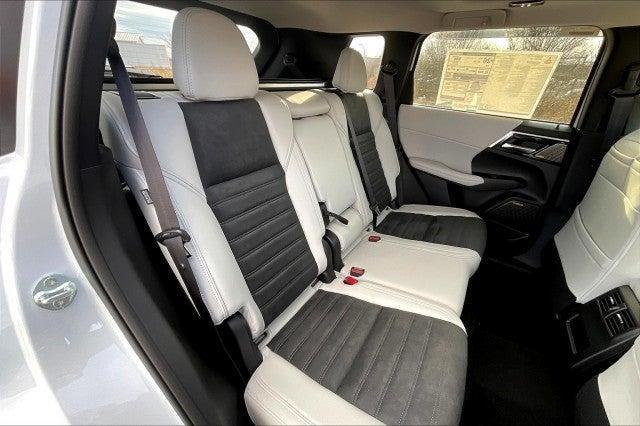 new 2025 Mitsubishi Outlander car, priced at $41,425