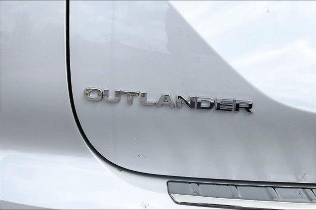 new 2024 Mitsubishi Outlander car, priced at $40,435