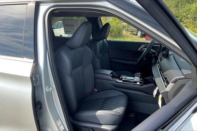 new 2025 Mitsubishi Outlander car, priced at $43,795