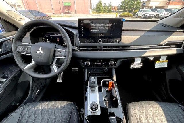 new 2025 Mitsubishi Outlander car, priced at $44,005