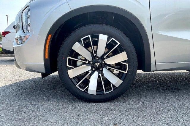new 2025 Mitsubishi Outlander car, priced at $44,005