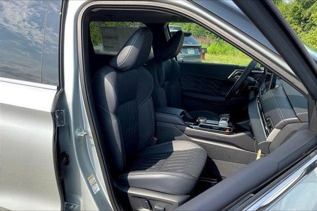 new 2025 Mitsubishi Outlander car, priced at $44,005