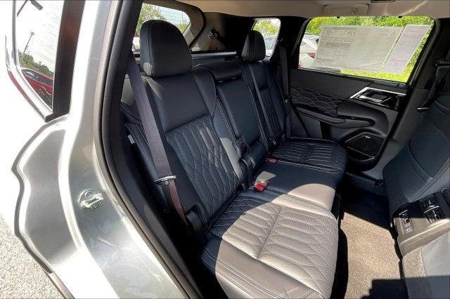 new 2025 Mitsubishi Outlander car, priced at $44,005