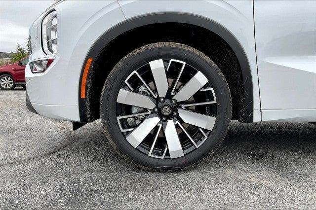 new 2025 Mitsubishi Outlander car, priced at $47,980