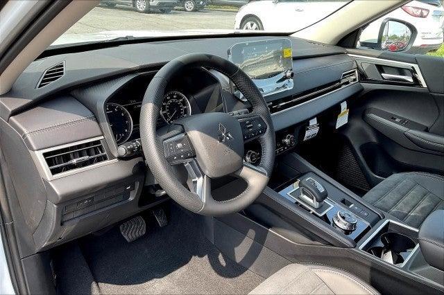 new 2024 Mitsubishi Outlander car, priced at $37,090