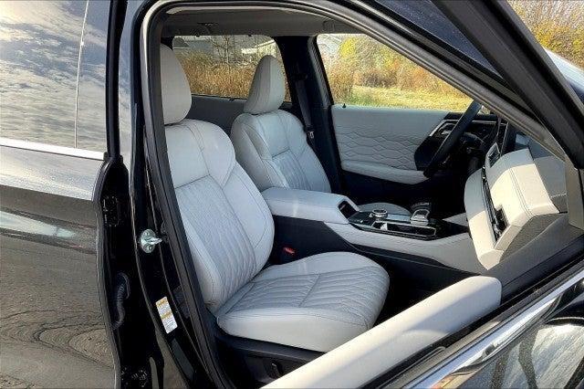 used 2025 Mitsubishi Outlander car, priced at $32,990