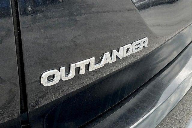 new 2025 Mitsubishi Outlander car, priced at $45,955