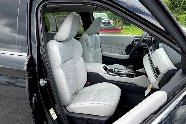 new 2025 Mitsubishi Outlander car, priced at $45,955