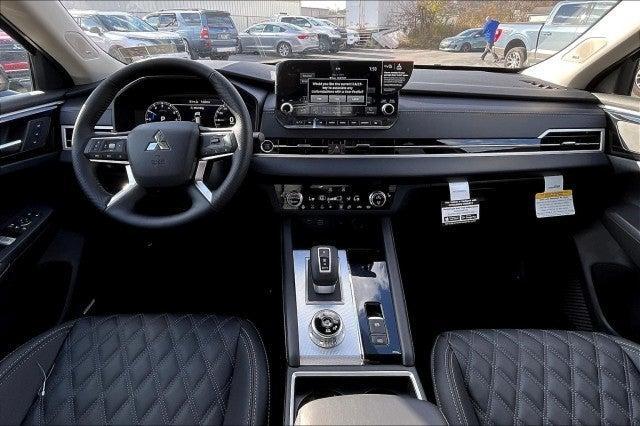 new 2024 Mitsubishi Outlander car, priced at $42,800