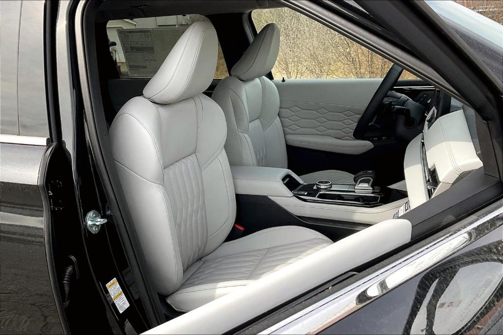 new 2025 Mitsubishi Outlander car, priced at $41,110