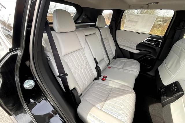 new 2025 Mitsubishi Outlander car, priced at $41,110