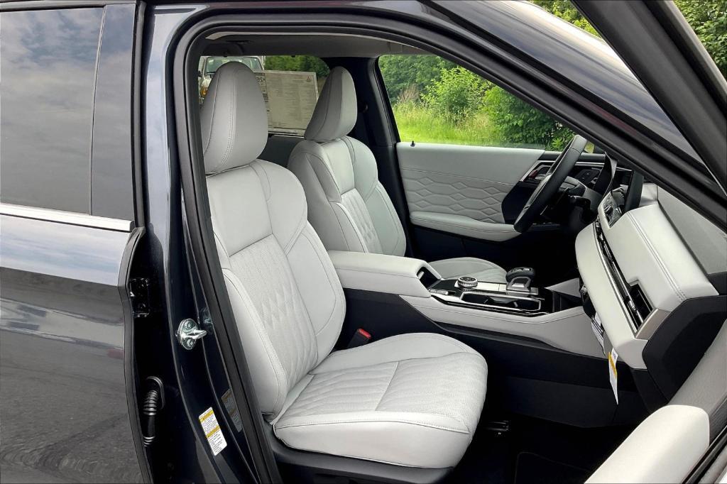 new 2025 Mitsubishi Outlander car, priced at $42,365