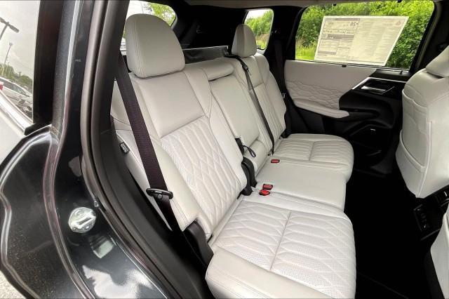 new 2025 Mitsubishi Outlander car, priced at $42,365
