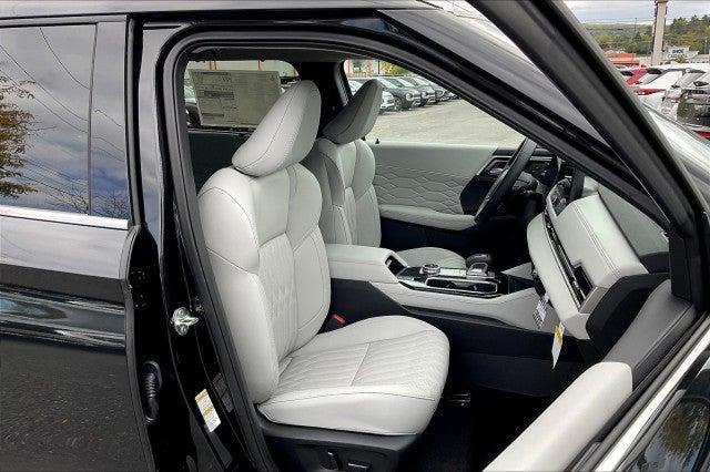 new 2025 Mitsubishi Outlander car, priced at $41,745
