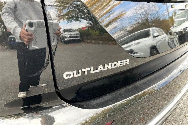 new 2025 Mitsubishi Outlander car, priced at $41,745