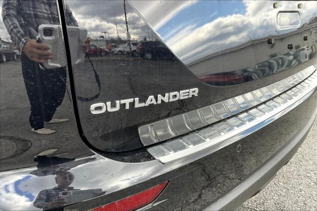 new 2025 Mitsubishi Outlander car, priced at $43,780